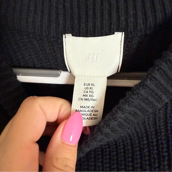 Black and White Striped Sweater - Picture 2 of 3